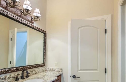 Grapevine Casa | Historic Grapevine 3-bedroom house 4 minutes walk from Historic main street.