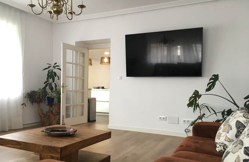 Santander Casa | A Beautifully Reformed Grand House Located in El Sardinero