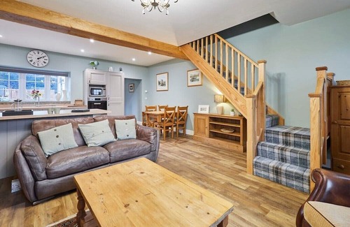 Edmondsley Casa | Host & Stay | Butterfly Cottage