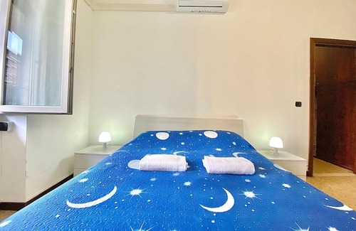 Binda Apartamento | Flanking the Navigli, Modern and Spacious, with M2 Famagosta Subway