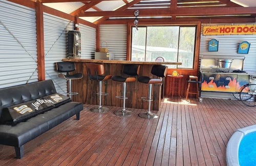 Cobram East Casa | Colonial cottage in Cobram