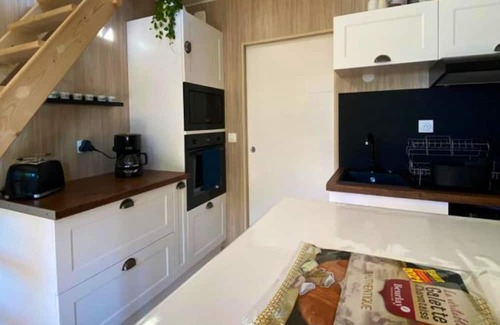 Plassay Casa | Homerez - House for 4 ppl. with jacuzzi, garden, terrace and balcony at Plassay
