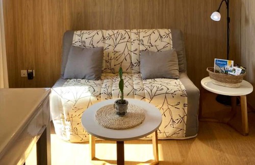 Plassay Casa | Homerez - House for 4 ppl. with jacuzzi, garden, terrace and balcony at Plassay