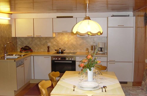 Marul Apartamento | Apartment Almrausch - Haus Burgl