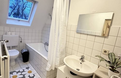 Guetersloh Apartamento | Apartment in Gütersloh with 2 Queen Sized Beds