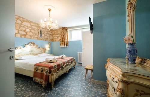 Est Apartamento | Stanza La Veneziana - Villa Angelina - Pet Friendly