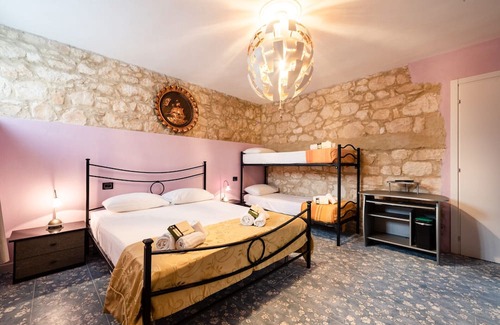 Est Apartamento | Stanza Glicine - Villa Angelina - Pet Friendly