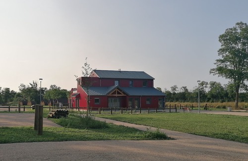 Luthenay-Uxeloup Casa | Séjour au bord du canal latéral à la Loire à Luthenay-Uxeloup