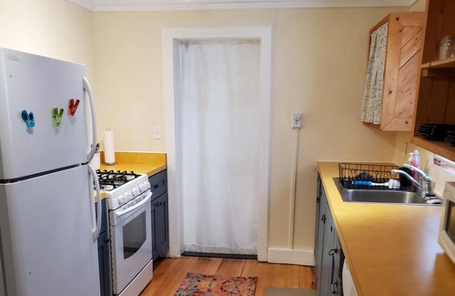 Tyrone Casa | Cozy cottage in Silver City historic district. 5 minute walk to downtown & WNMU!