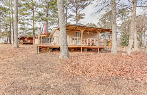 Parsons Cabaña | Brodies Landing Cottage ~ Half Mi to Lick Creek!
