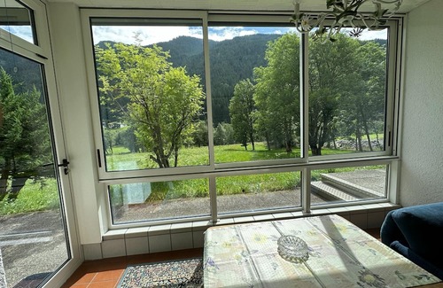 Sankt Gallenkirch Apartamento | Beautiful apartment in Gortipohl with garden
