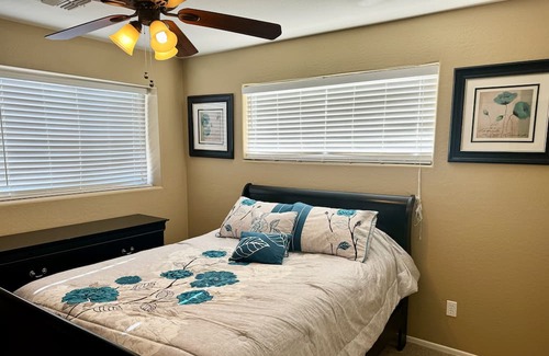 Surprise Farms Casa | Spacious Spring Training Home with 6 bedrooms, game room, pool and putting green