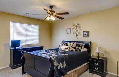 Surprise Farms Casa | Spacious Spring Training Home with 6 bedrooms, game room, pool and putting green