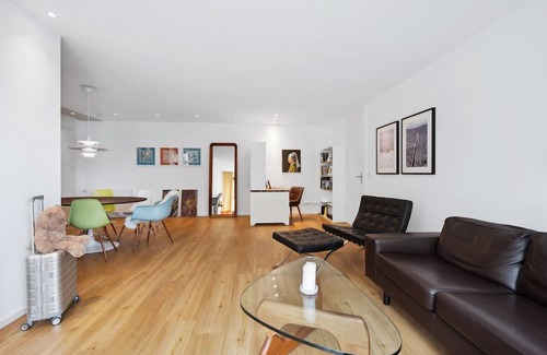 Boeblingen Apartamento | Artistic 2BR Apartment "TULIP" I Netflix I Parking I Home office I Balcony