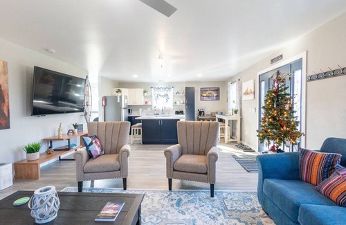 Plainfield Condominio | Enjoy this spacious condo, near downtown Indianapolis..