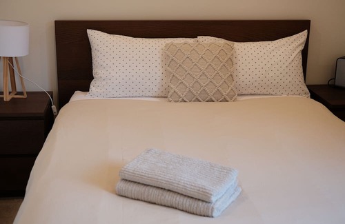 Aranda Casa | 3Brs-Elegant/Cosy/Pets-friendly
