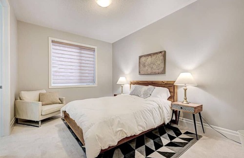 Downsview Casa | Downsview Park Private Bedroom B