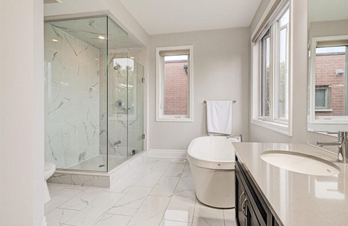 Downsview Casa | Downsview Park Private Bedroom C