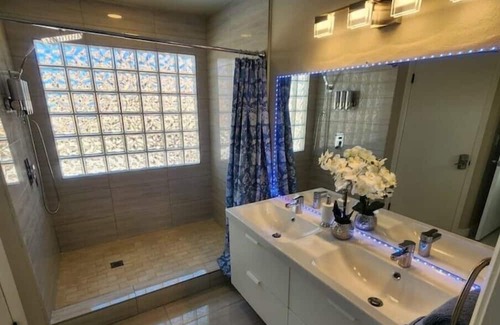 Spring Valley Villa | *LUXY Diamond Class 2,700sqft Villa | 15-min STRIP