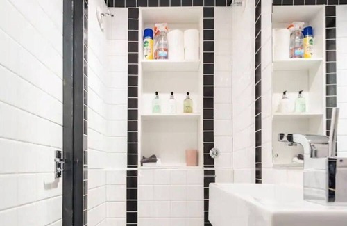 Central Aberdeen Cabaña | Unique Converted Coal Shed in Historic Fittie
