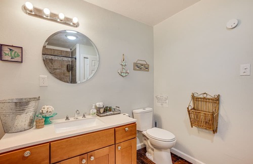 Cleveland Casa | Dog-Friendly Cleveland Home w/ Deck, Near Fishing!