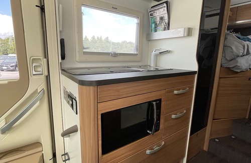 Kutchan Casa | Would you like to stay at NISEKO LUXURY MOTORHOME, You can see Mt.Yotei in front