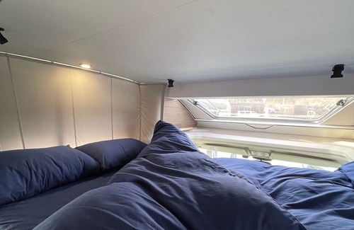 Kutchan Casa | Would you like to stay at NISEKO LUXURY MOTORHOME, You can see Mt.Yotei in front