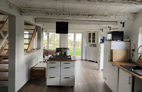 Oberndorf Casa | Reetdachkate am Deich auf Großem Grundstück