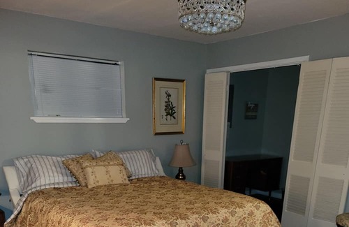 Caddo Heights-South Highlands Casa | South highland Classic one level close to everything and pet friendly