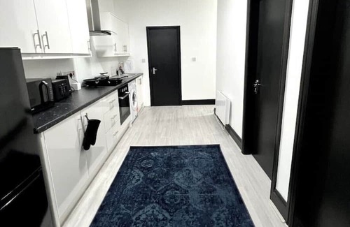 Sheldon Casa | Stylish Stay 10 mins from NEC, HS2 & BHX Airport