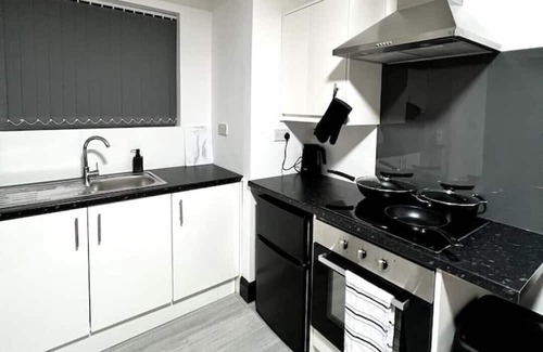 Sheldon Casa | Stylish Stay 10 mins from NEC, HS2 & BHX Airport
