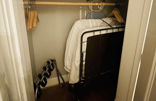 Clemmons Apartamento | Lord Linville Room King - Non- Smoking- No Pet