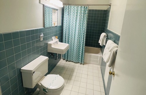 Clemmons Apartamento | Steeplechase Room 2queen - Non- Smoking- No Pet