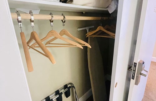 Clemmons Apartamento | Steeplechase Room 2queen - Non- Smoking- No Pet