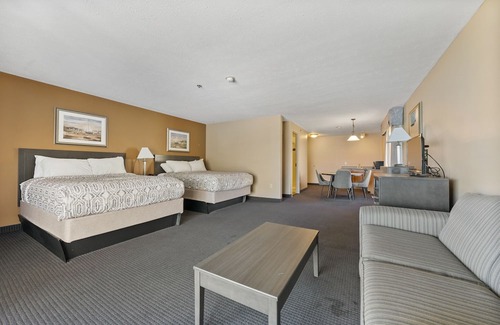Put-in-Bay Casa | Family Suite at Bayshore Resort Put-in-Bay