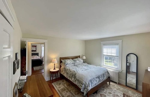 Top of the Hill Casa | Lovely 4 bdrm home- perfect location- walk to beach and town. Parking/EV Chrgpnt