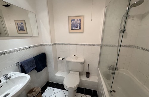 Cortober Apartamento | Cozy Apartment w/ Shannon View. 2 mins From Town Center