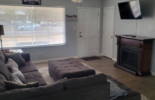 Goose Creek Casa | 2 Bedroom Retreat with Office and Gameroom