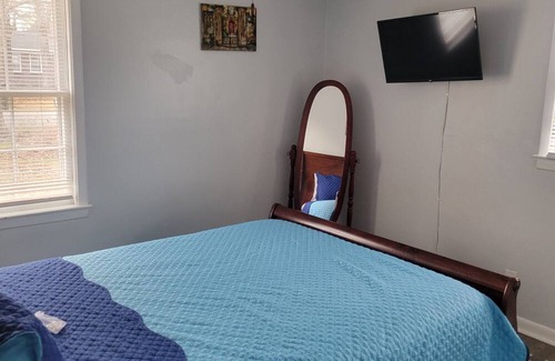 Goose Creek Casa | 2 Bedroom Retreat with Office and Gameroom