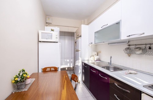 Caddebostan Mahallesi Apartamento | Chic Flat with Balcony Close to Caddebostan Shore