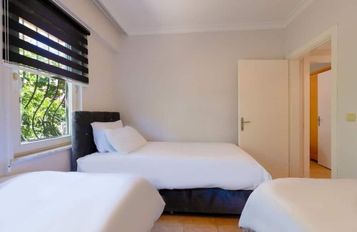 Camyuva Apartamento | Peaceful Flat with Shared Pool in Camyuva Kemer
