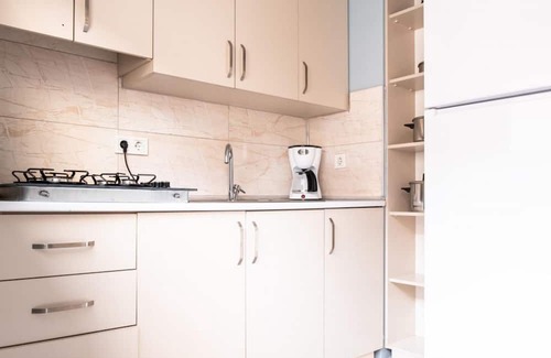 Goztepe Apartamento | Charming Flat Near Bagdat Street in Kadikoy