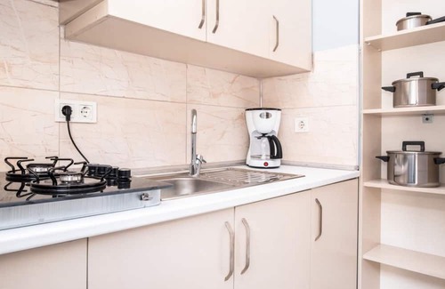 Goztepe Apartamento | Charming Flat Near Bagdat Street in Kadikoy