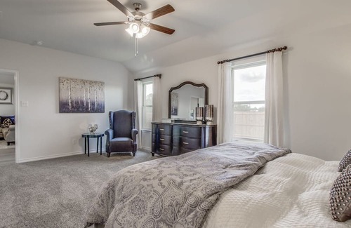 Aubrey Casa | New property nestled in a safe and cozy neighborhood in North Texas
