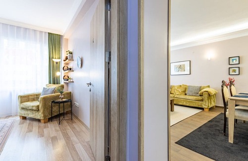 Cumhuriyet Apartamento | Missafir Sleek and Central Flat in Nisantasi