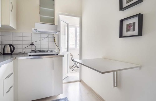 Bostanci Apartamento | Missafir Modern Flat with Balcony on Bagdat Street