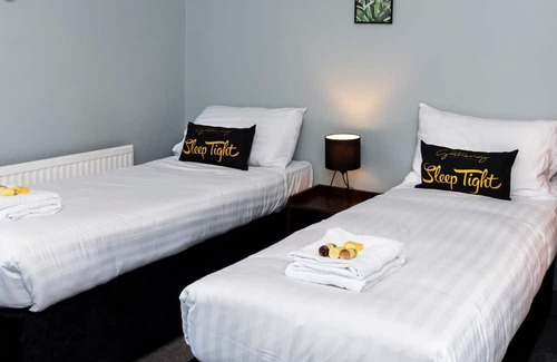 Saint Asaph Apartamento | The North Wales Gathering - Hot Tub & Sleeps Up To 16