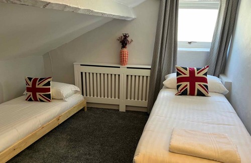 Saint Asaph Apartamento | The North Wales Gathering - Hot Tub & Sleeps Up To 16