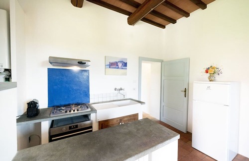Vernazzano Basso Villa | Lovely apartment in villa with pool, WIFI, TV, patio, pets allowed and parking, close to Cortona