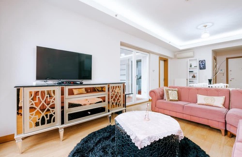 Atasehir Apartamento | Sleek Residence with View 6 min to Brandium Mall